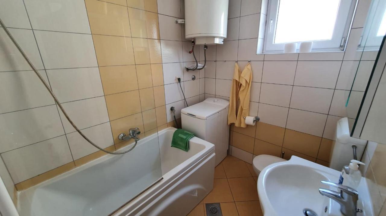 House Fras With Two Apartment Premantura