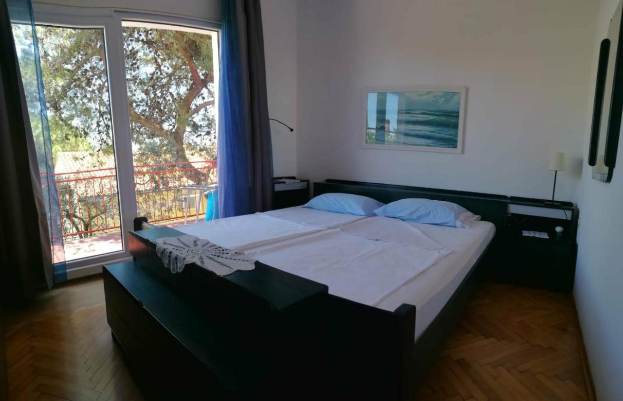 House Fras With Two Apartment Premantura