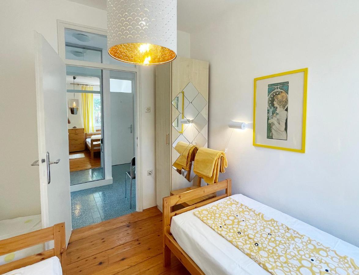 House Fras With Two Apartment